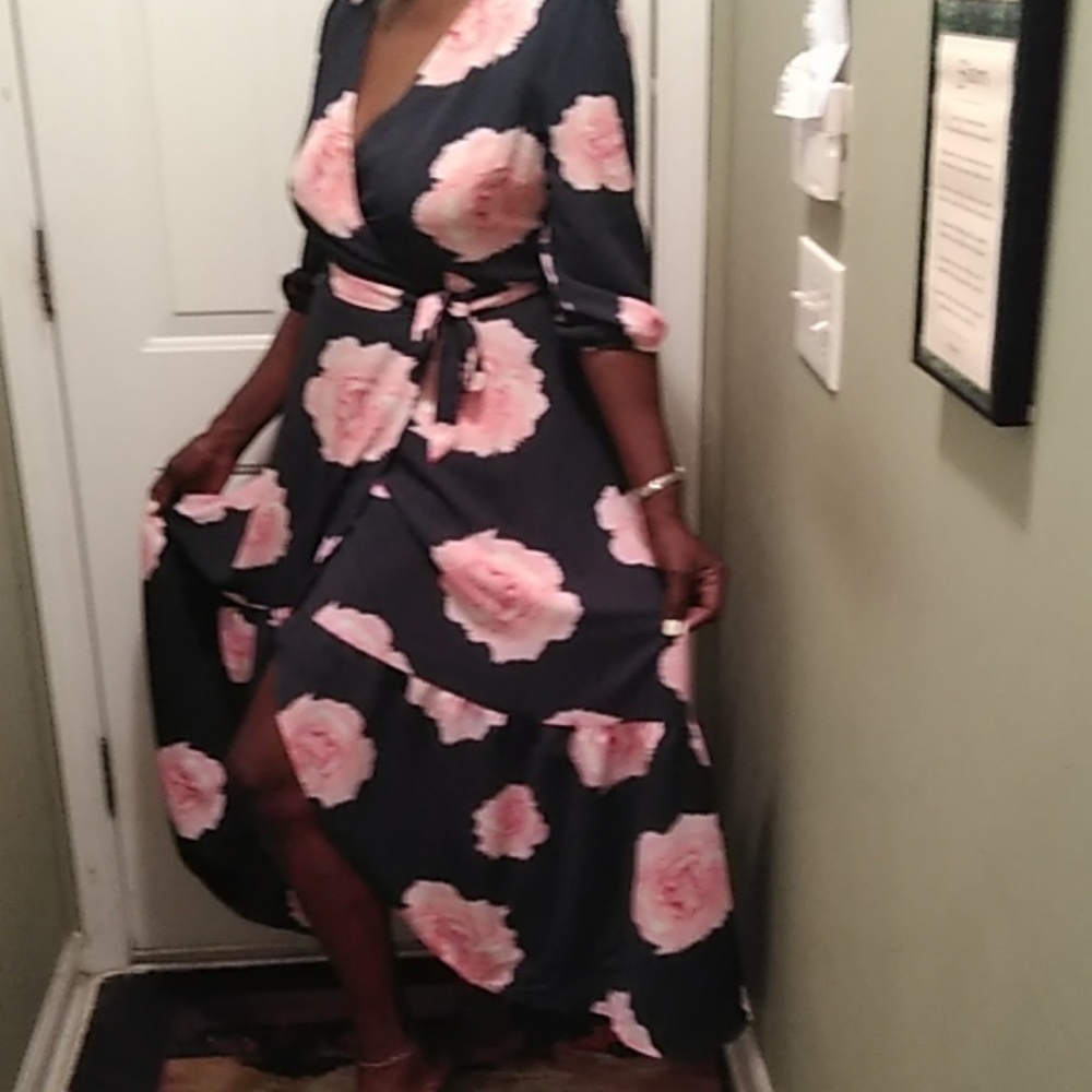 Dress - Picture 2 of 4
